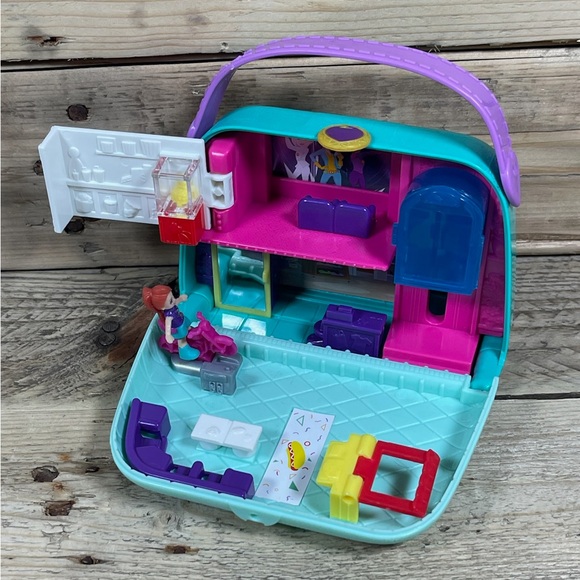 Polly Pocket Handbag Doll Playset 2018 Blue Purple Bow Movie Theater Mall Figure - Picture 16 of 16